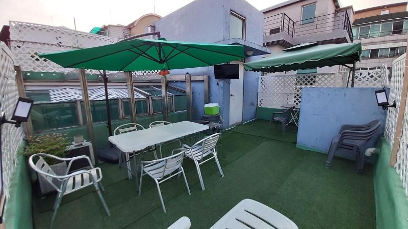 Buzz Guesthouse Hostel Сеул Екстериор снимка