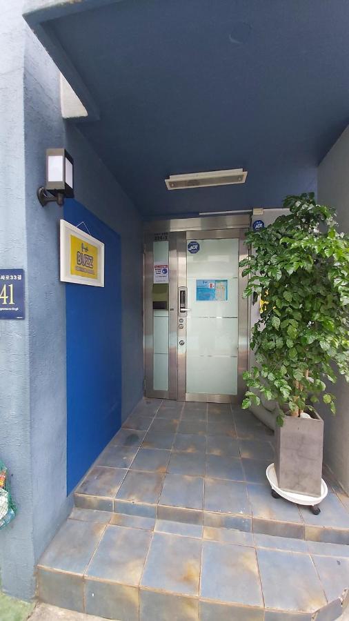 Buzz Guesthouse Hostel Сеул Екстериор снимка