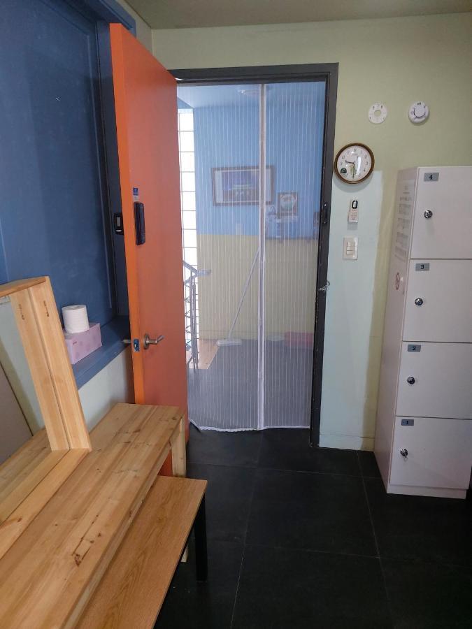 Buzz Guesthouse Hostel Сеул Екстериор снимка
