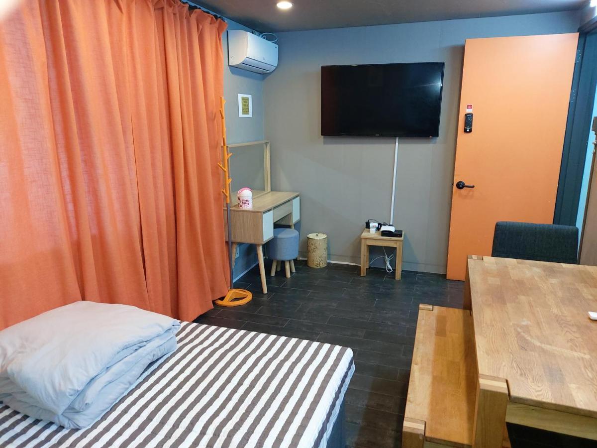 Buzz Guesthouse Hostel Сеул Екстериор снимка