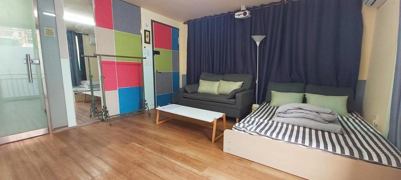 Buzz Guesthouse Hostel Сеул Екстериор снимка
