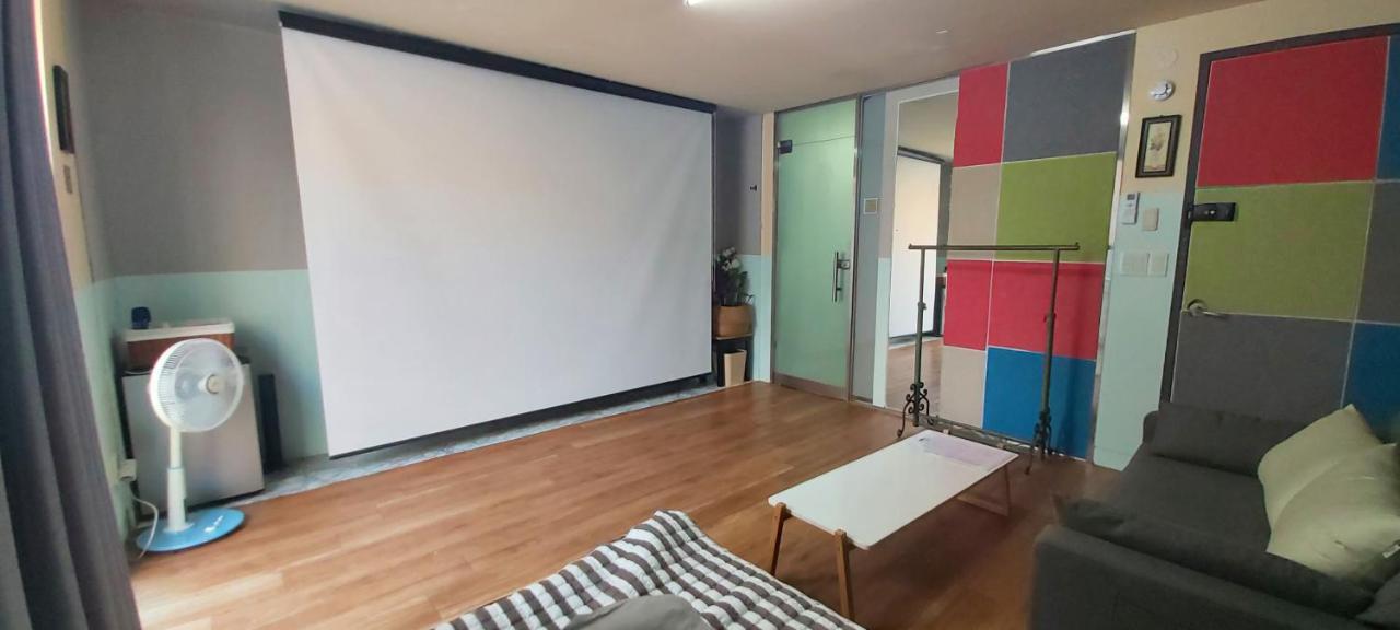 Buzz Guesthouse Hostel Сеул Екстериор снимка